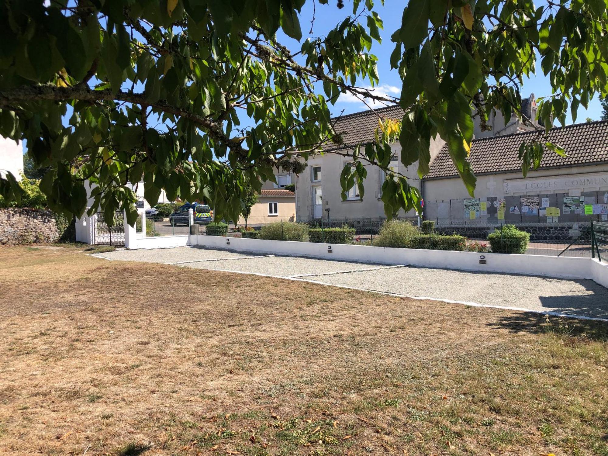 Gite Des Tournesols Oradour-Fanais Buitenkant foto
